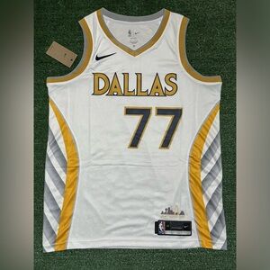 Luka Doncic Dallas Mavericks 2021-22 Nike City Edition Jersey Size 48/L